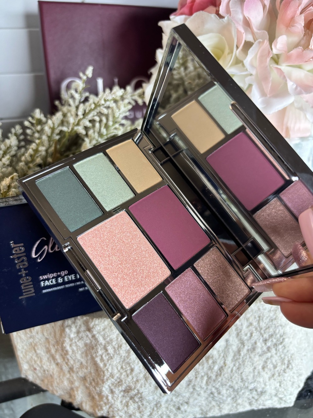NIB - Lune + Aster - Glimmer & Glow - Face & Eye Palette
